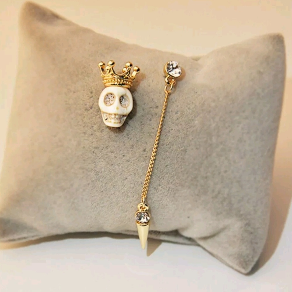 Gothic Skull Earrings